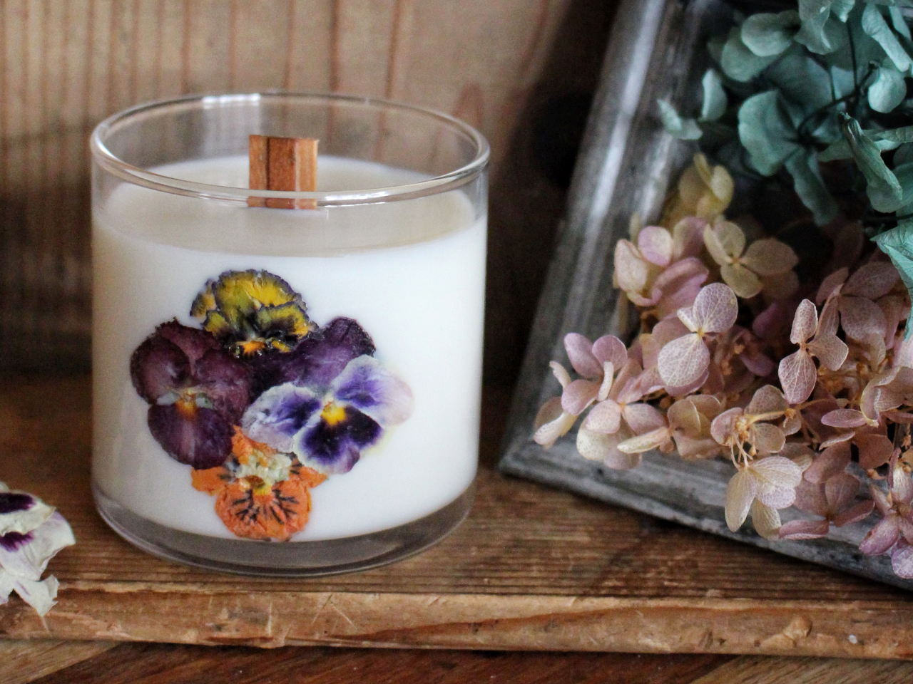 お花を重ね合わすことも可能です。