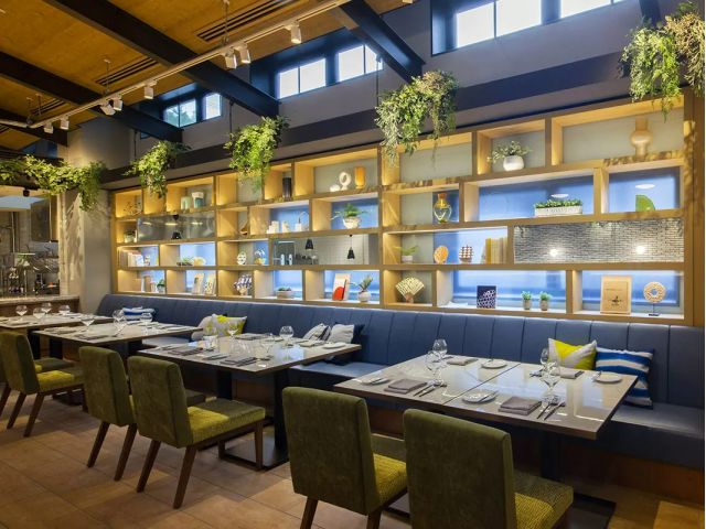 笑顔を広げ、幸せな気分を高める