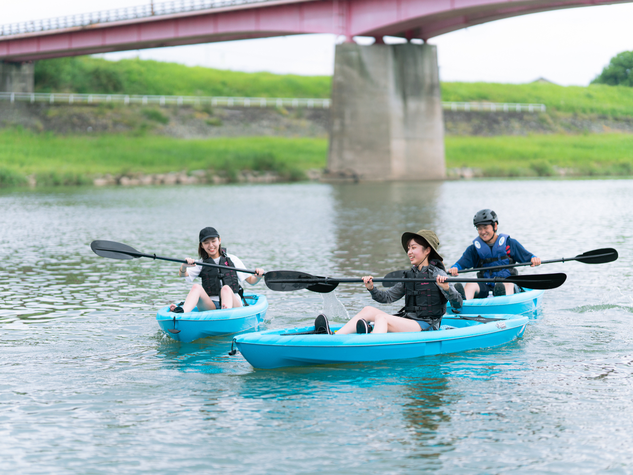 仲間と一緒だと楽しみも倍増!初心者の方でも大丈夫!インストラクターが適宜楽しくテクニックを伝授いたします!