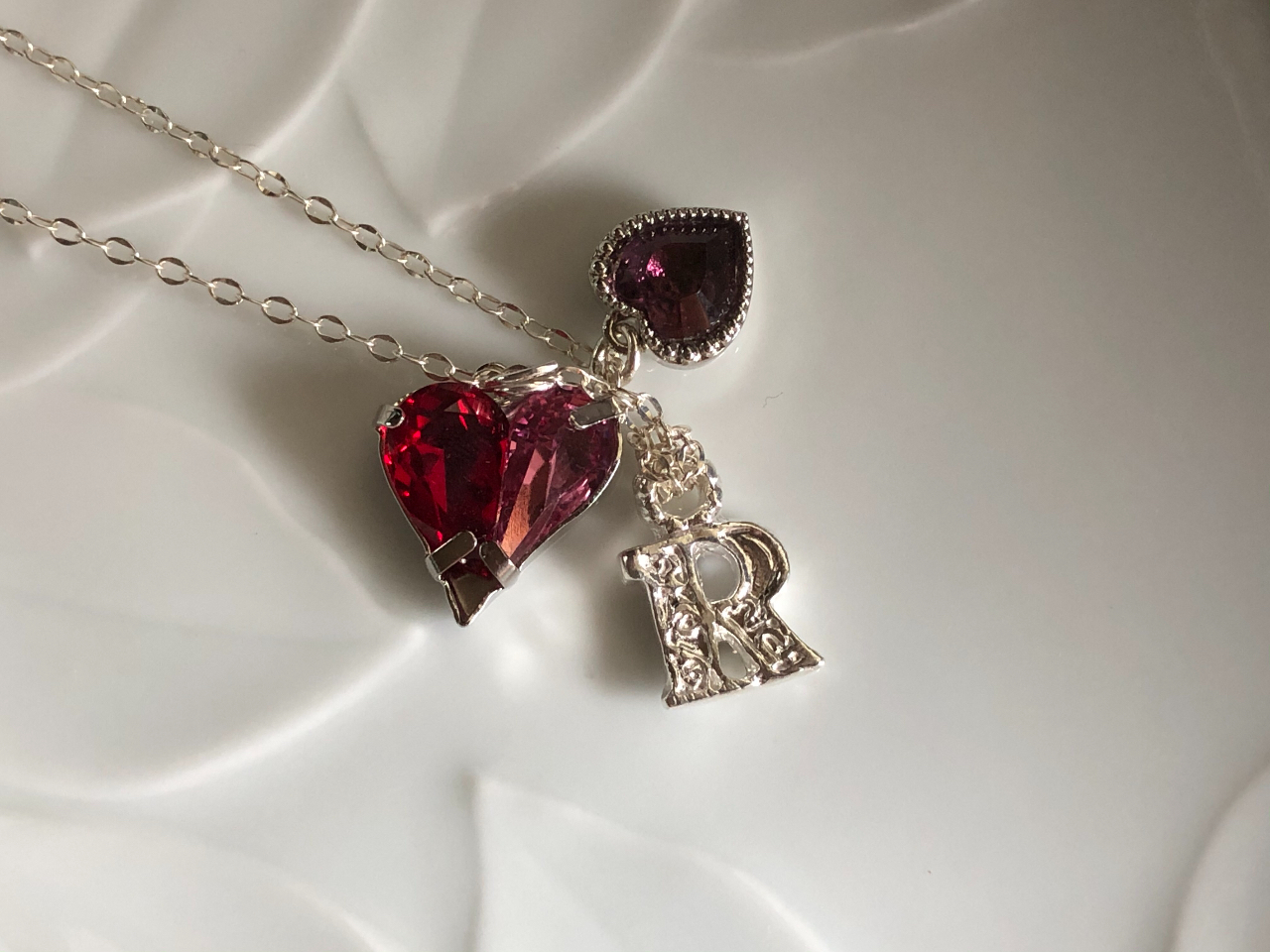 莝̃lbNXAuXbg̃`[ƂāAd˒ĂfGłB