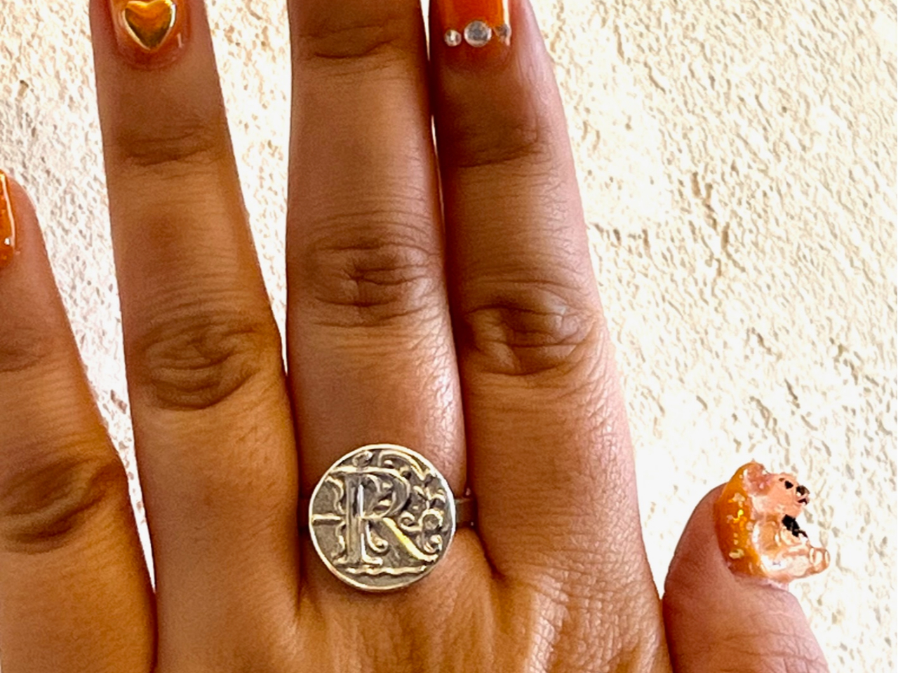 同じタイプのリングもご用意しています。一つをリングに変更する場合はプラス2000円かかります(現地にて実費をいただきます)