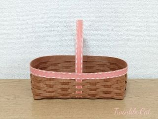 持ち手つきで使いやすい大きさのバスケットです。