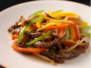 牛肉とピーマンの細切り炒め