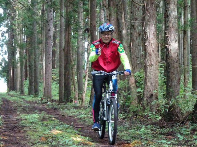 マウンテンバイクでダートのコースも楽しめます♪