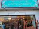 グリーンの看板が目印です。