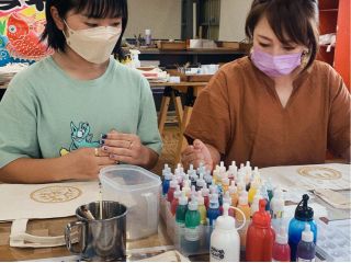 型で糊を置いた状態からスタートです