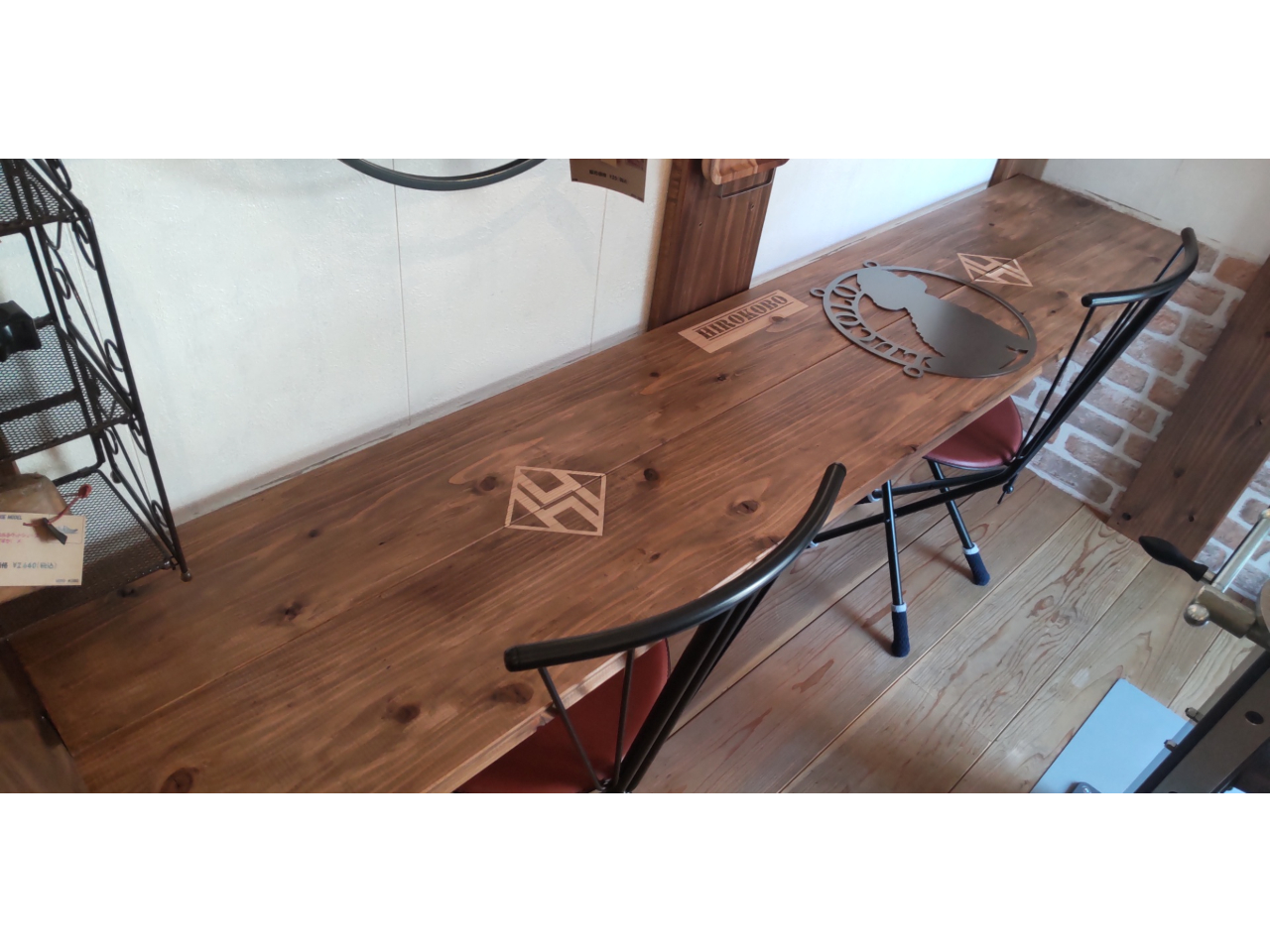 ƃe[u                     Ń[gACA̎dグƂȂ܂B