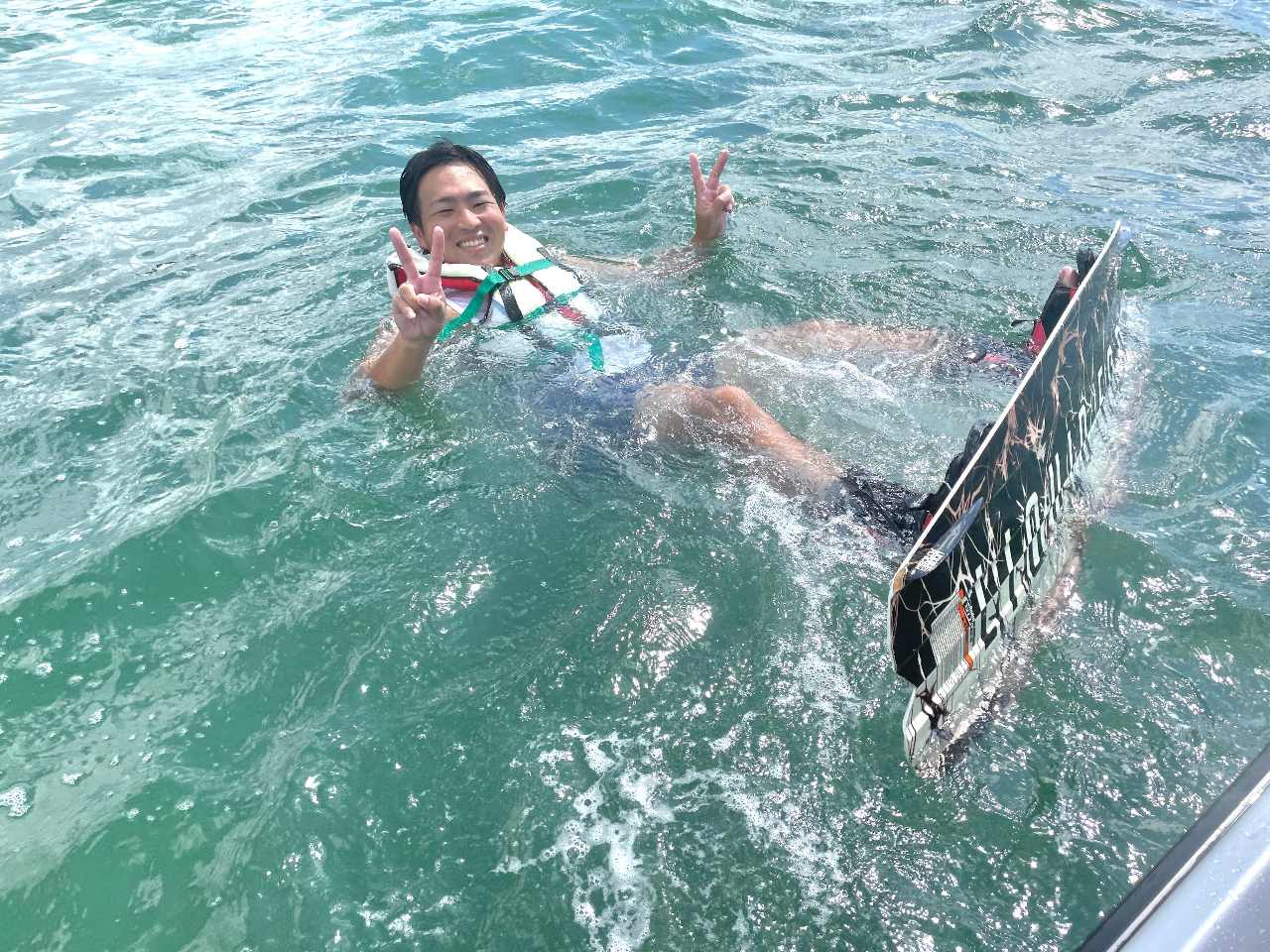 はまっちゃう★ウェイクボード 海上版「スノーボード」スピード感とサーフィンを一度に楽しめちゃうウェイクボード!!