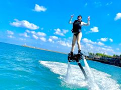 大人気★フライボード 水圧で空中を舞うフライボード!!未知の世界へ飛び出せ!!