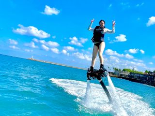大人気★フライボード 水圧で空中を舞うフライボード!!未知の世界へ飛び出せ!!