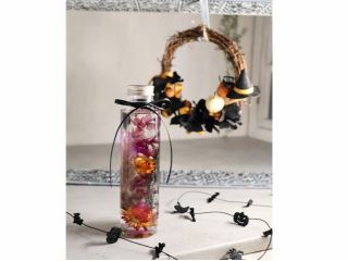 ハロウィン「ハーバリウム」と「ミニリース」のレッスンです。