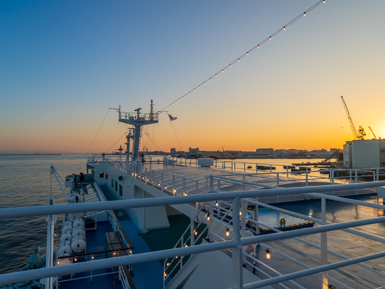 �[��ɕ�܂��A�����̃N���[�Y�̌�