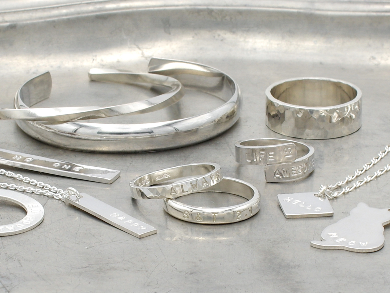 ACe͑Sa.w.sIWiIfUC琧܂ŃX^btJɂpӂĂ܂I