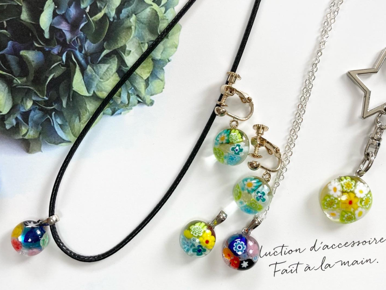 お母さんと一緒にいらしてくださったお嬢さん達、普段からレジンをされているそうで、さくさくっと素敵に作られました。また、作りにいらしてくださいね。