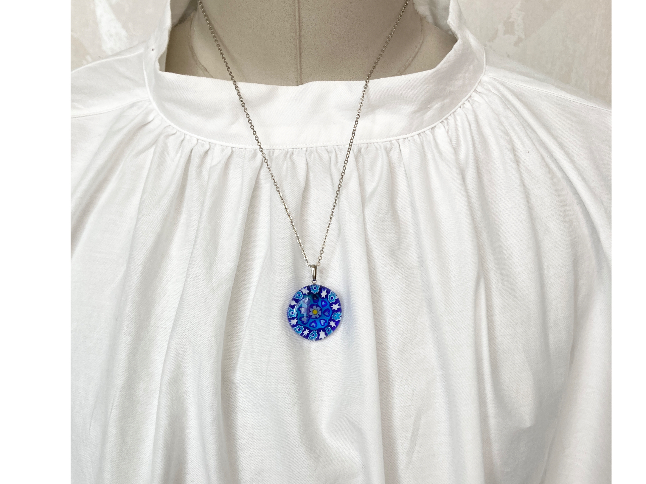 ペンダントにするとこんな感じです。