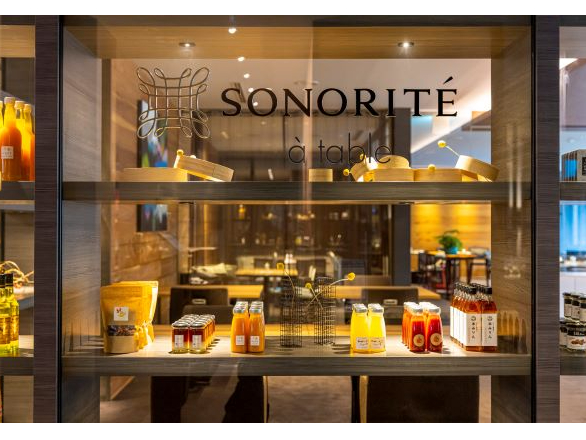 レストラン入り口