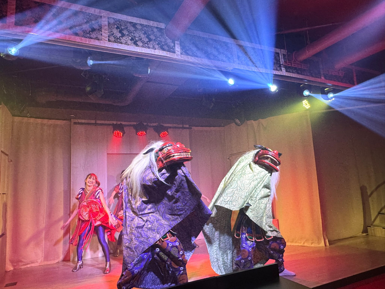 ڂ̑OŌJL锗͖_̃V[I