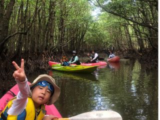 みんなでマングローブカヌー*