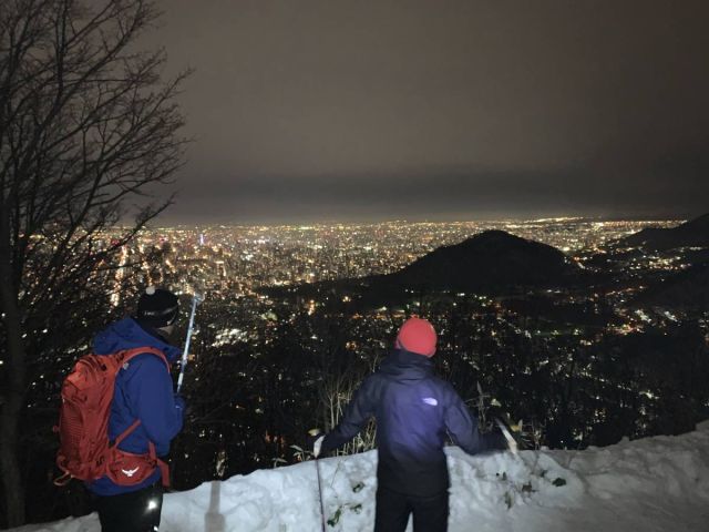 冬の夜景を楽しむ ナイトスノーシューハイク In 三角山 Guide Office Pika じゃらん遊び体験 冬の夜景を楽しむ ナイトスノーシューハイク In 三角山 Guide Office Pika じゃらん遊び体験