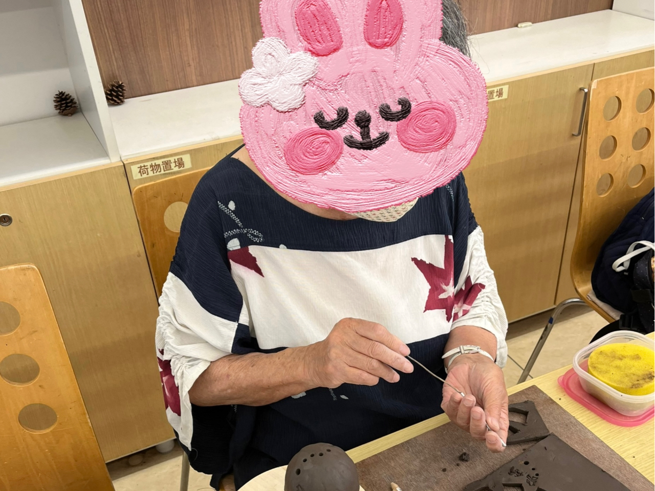 年配の方の作陶風景