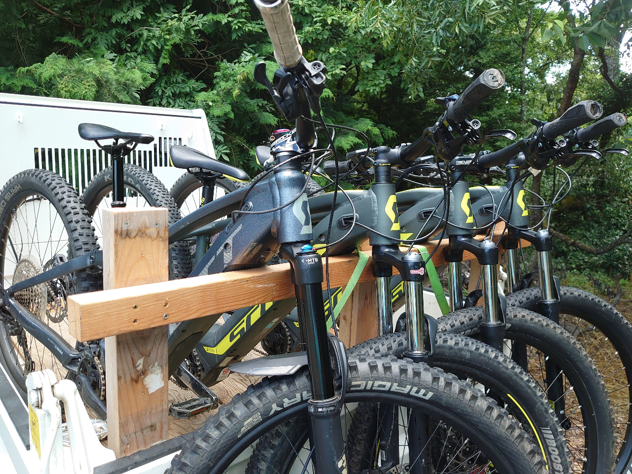 ^̓XCX̖uhŃ[Xł􂵂ĂAuSCOTTv̓dMTB