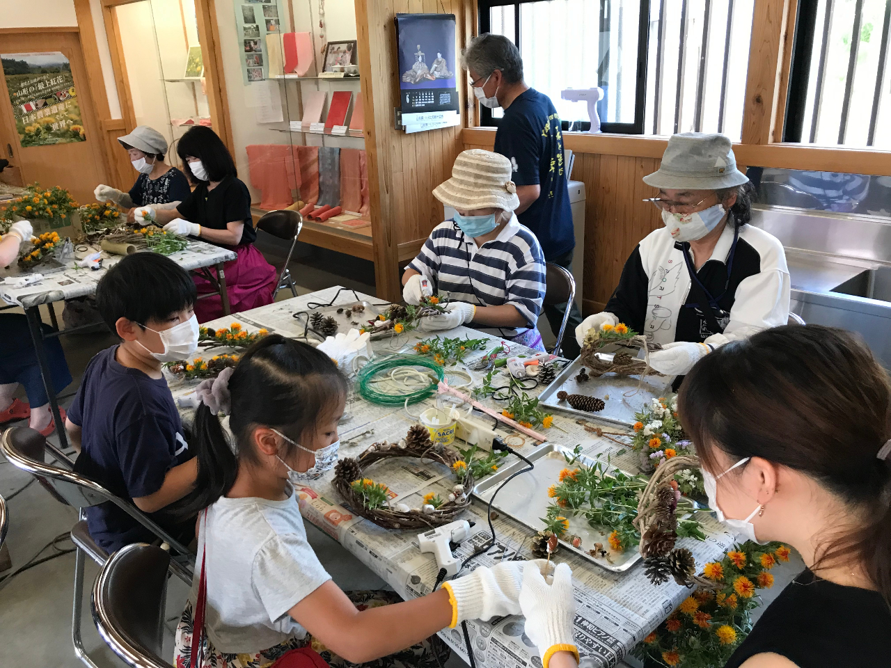 【木工クラフト作り】木の実のリース作りが出来ます♪