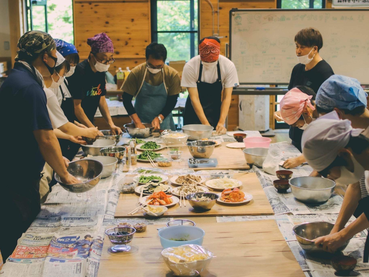 【ピザ作りまたはうどん打ち体験】オリジナル窯&地域の食材を使用したピザ作りをお選...