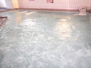 大きなお風呂にゆったりとおつかり下さい。