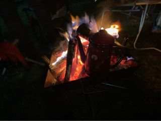 焚火(直火は不可ですが、焚き火台を使用しての焚き火はOKです)
