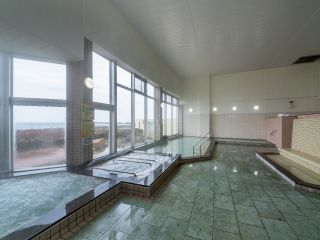 内風呂からも海を見渡せます