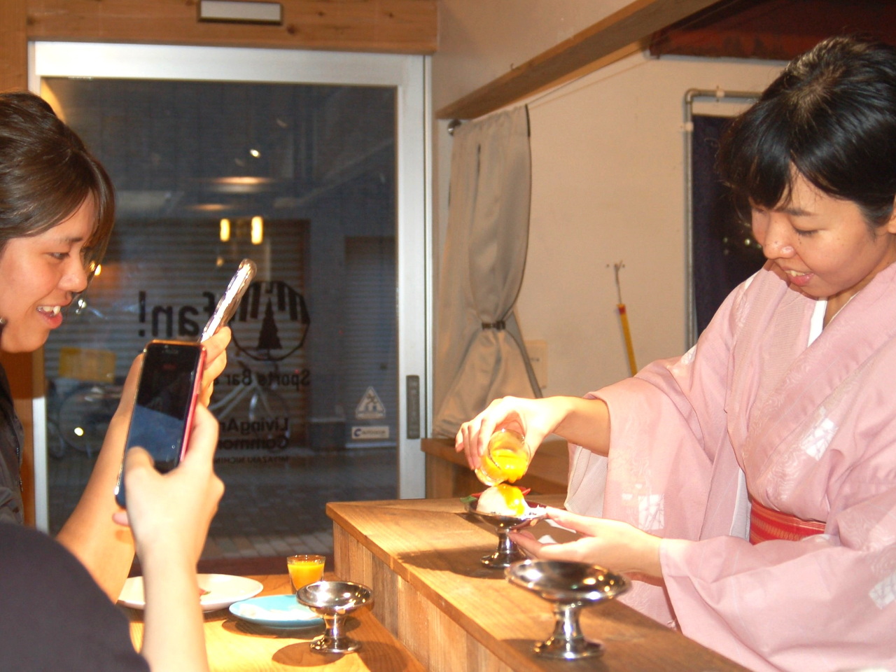 JE^[̑ΖʂŒJɂ`܂̂ŁAaَqÂ肪߂Ă̕₷Ȃ₩ɁAyԂ߂Ă邱Ƃ؂ɂĂ܂B