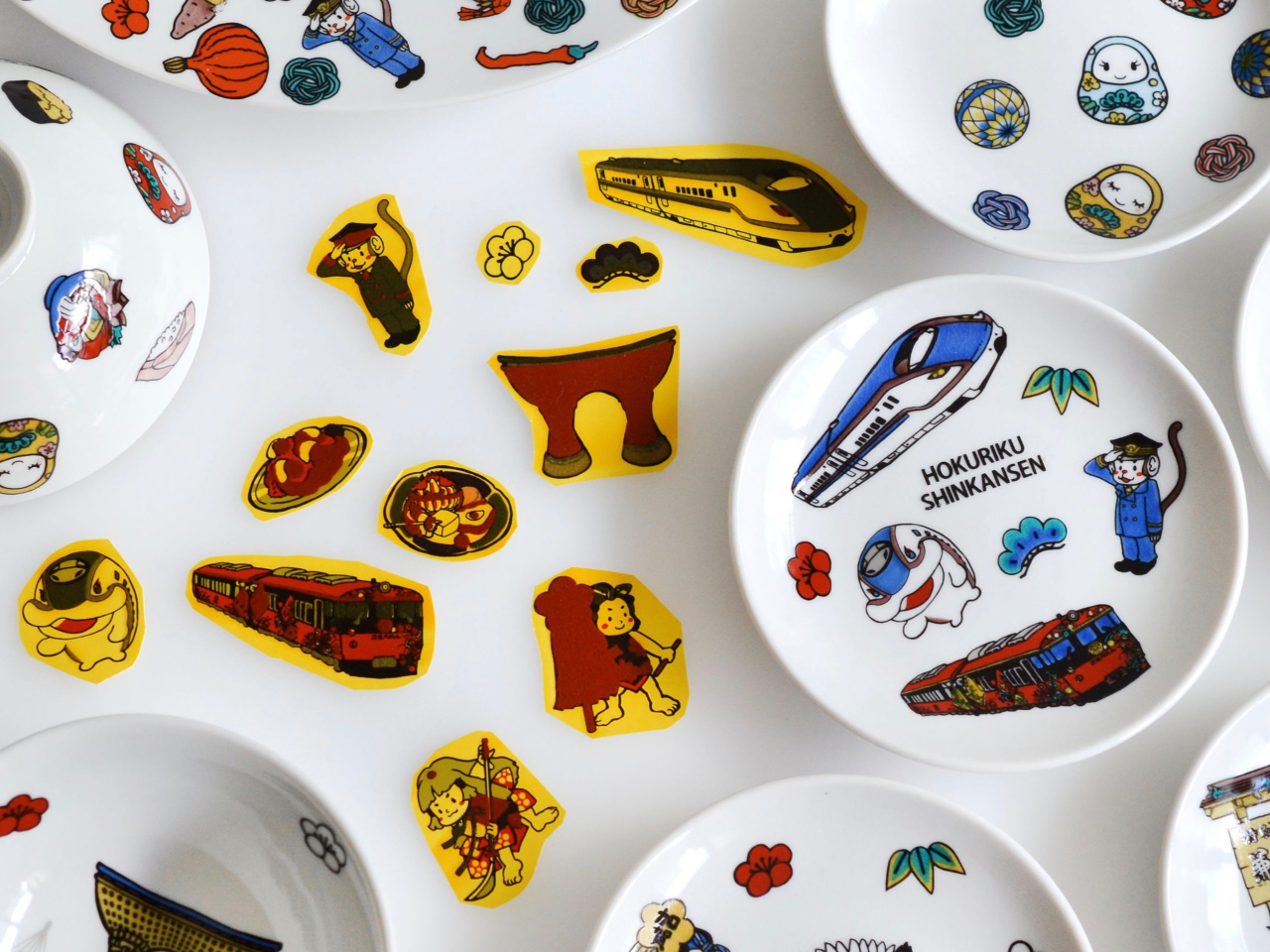 【九谷焼転写シートでうつわ作り体験】金沢駅内で思い出&お土産づくり