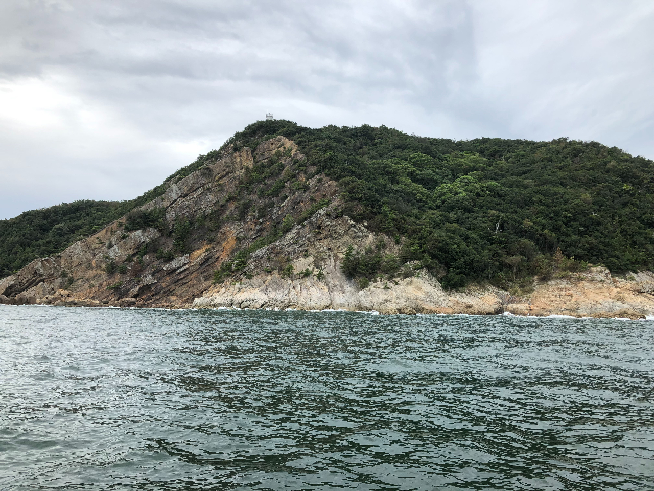 7500万年前の堆積岩と9000万年前の花こう岩が成す「引田不整合」