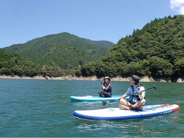 【午前コース】やなせダム湖でSUP体験!波のない湖で初心者も安心!【カップル・女性におすすめ】のプラン詳細
