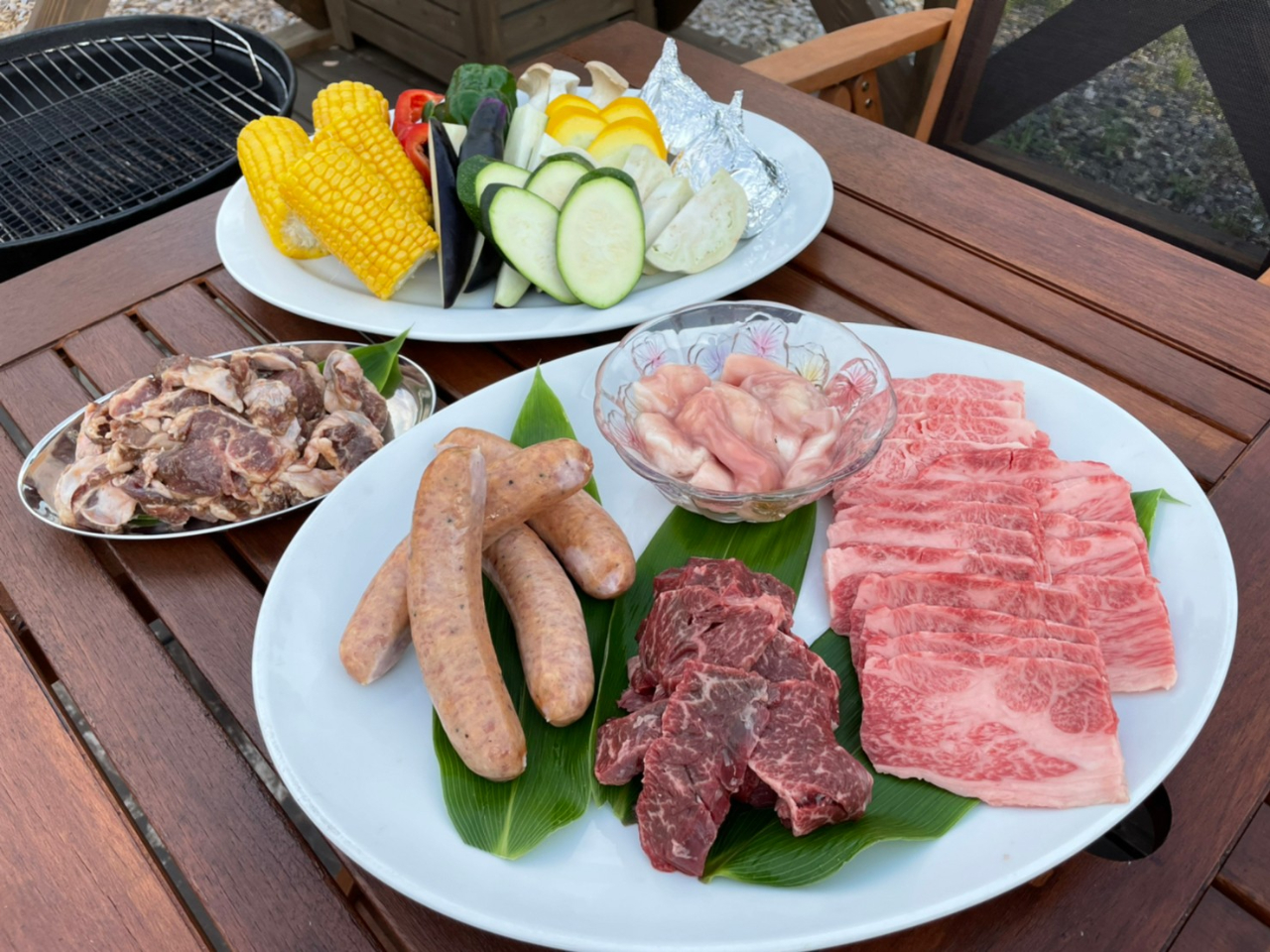 グランピングde BBQ ~ふらの和牛やかみふらの名物「ぶたさがり」など~炭火で...