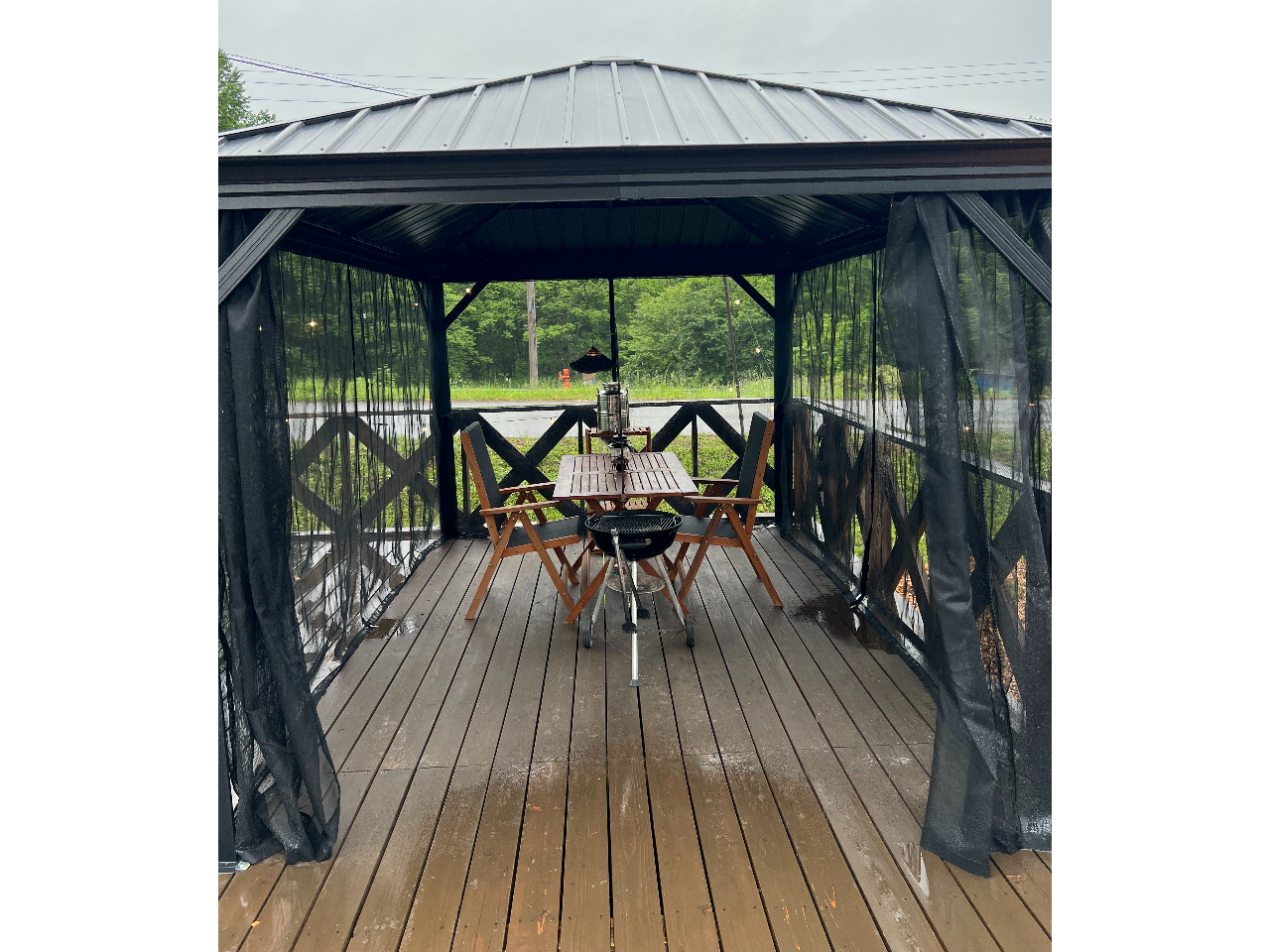  �J�̓��ł�BBQ�ł��܂��B�J�̓��̓K�[�{�Ŏ��{�\�ł��B