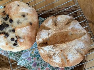 炊く前のお米からパン作り!写真はお米でカンパーニュ 発芽玄米で作りました。