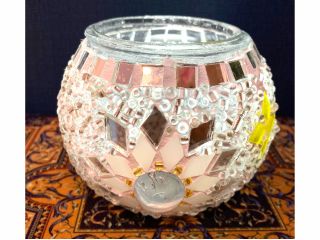 ミラーガラスとホワイトベースのシンプルキャンドルホルダー