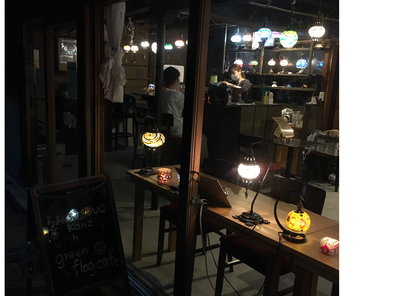 CafeCxg@ÖƃJtFɂKanzvŖԂɁ@