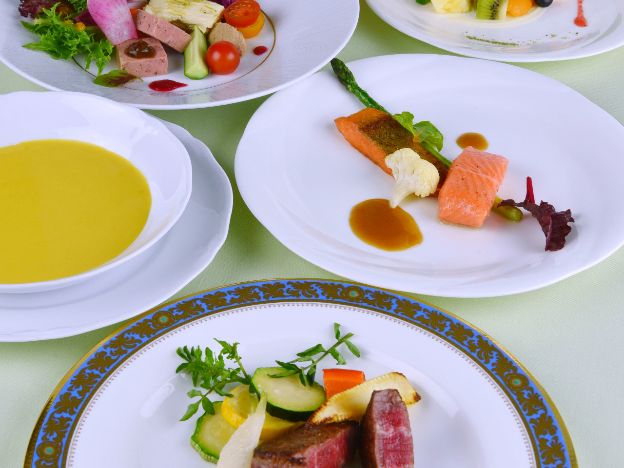 窓際確定!「栃木の特選ランチ」全5品の贅沢コース ■中禅寺湖畔の自然を堪能しなが...