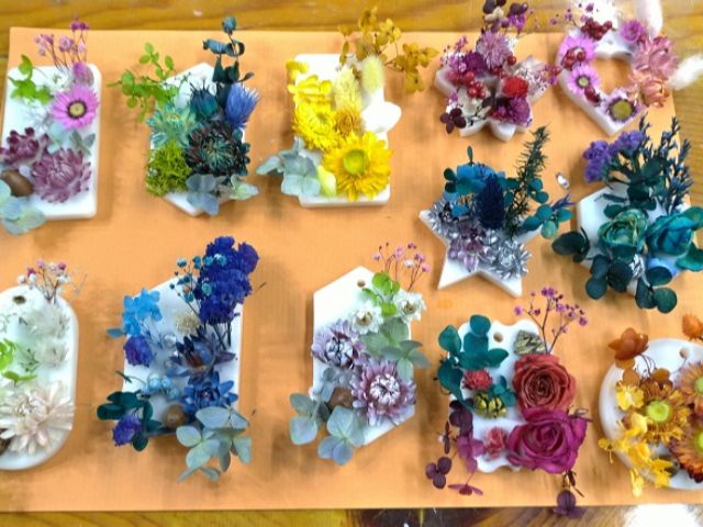 アロマワックスサシェ2個体験 可愛いサシェ とアロマで癒し体験しませんか 選べる花材は約100種類 お子様から大人迄 簡単キレイ 三重鈴鹿サーキットすぐ 陶芸 ガラス 花キャンドル教室ちよ野 鈴鹿店 じゃらん遊び体験 アロマワックスサシェ2個体験 可愛いサシェ とアロマで癒し体験しませんか 選べる花材は約100種類 お子様から大人迄 簡単キレイ 三重鈴鹿サーキットすぐ 陶芸 ガラス 花キャンドル教室ちよ野 鈴鹿店 じゃらん遊び体験