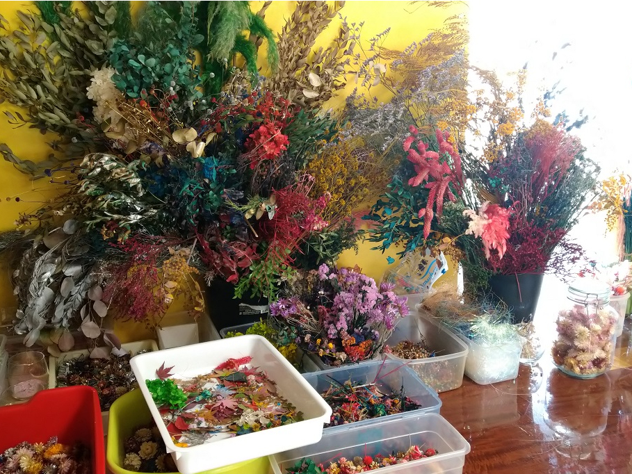 中に入れるお花達。