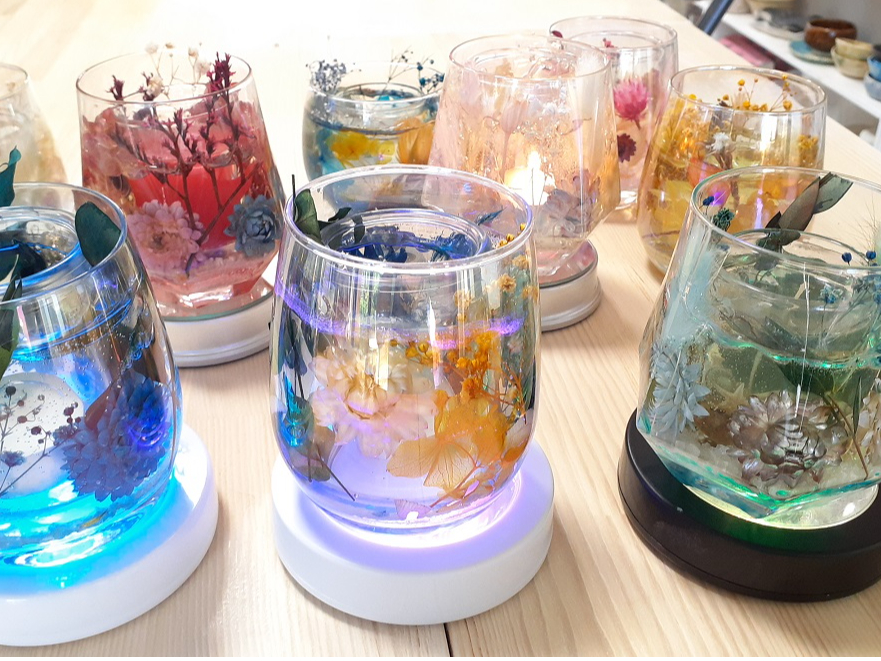 鎭ł́AÃo⃆[JEI[u~UȂǉ炵tH̐AĂĂԍޗpɉHĒ񋟂Ă܂Bʂȕ@ŐFĂ܂B