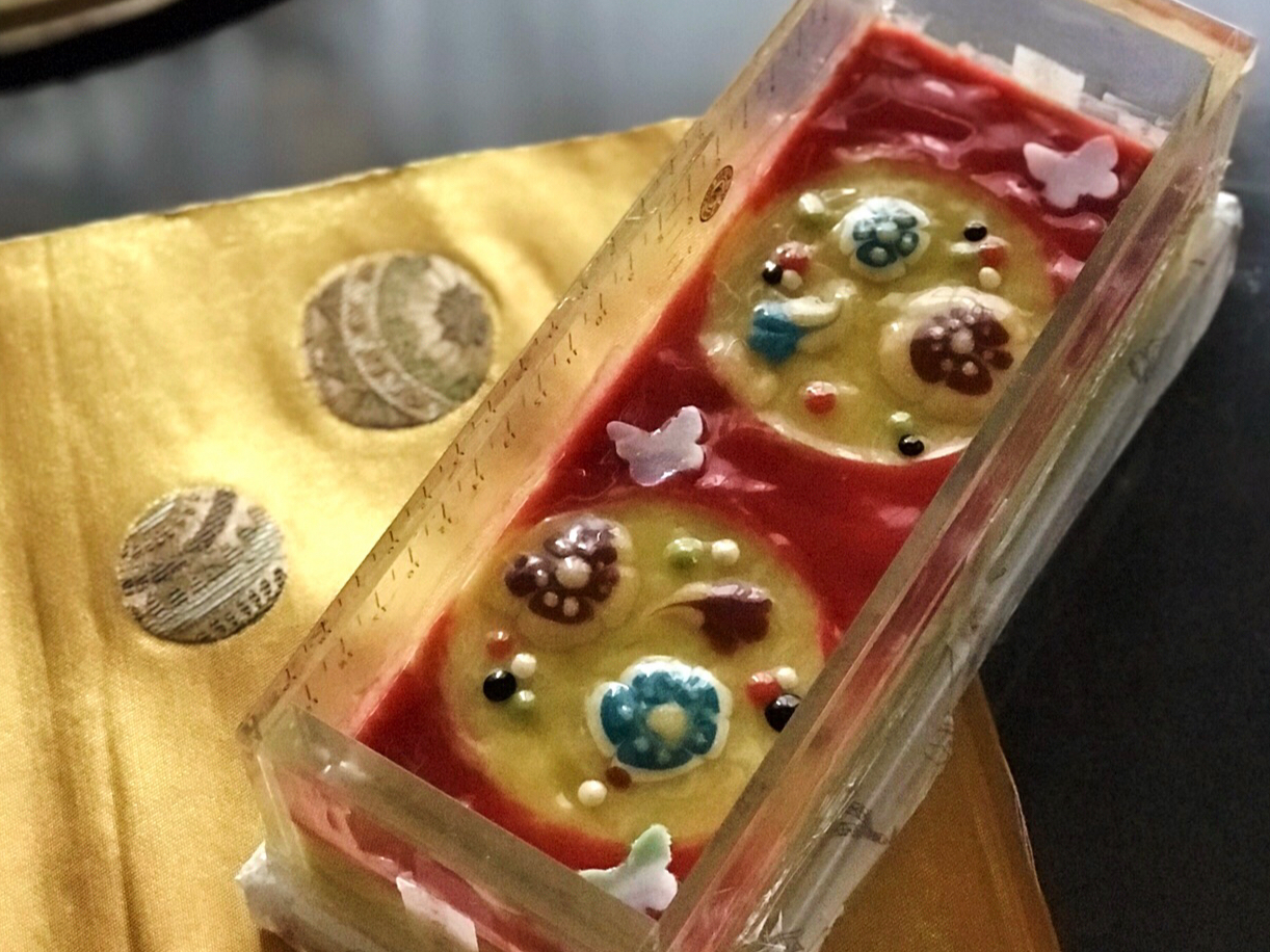 gbṽfUCł܂B͖̐l̒̕łB