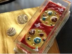 トップのデザインもできます。これは娘の成人式の着物の柄です。