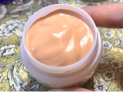 ふわふわプルプルの下地ファンデーションです