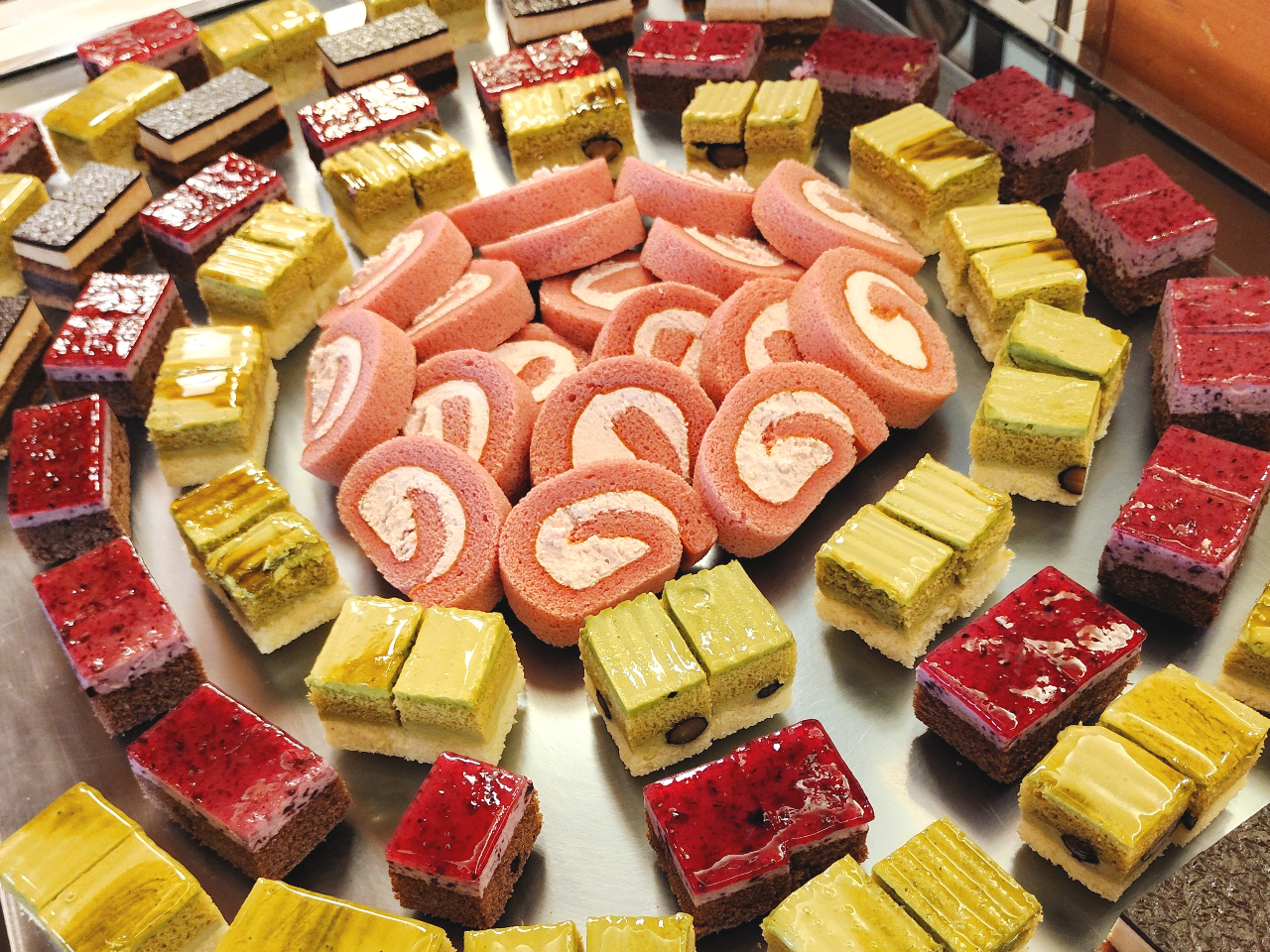 《ランチバイキング》ケーキ・ゼリー・フルーツなどのデザートコーナーも★