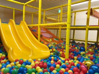 人気No.1の巨大ジャングルジム。2階建てで広い!冒険気分を味わえます。※写真はイメージです