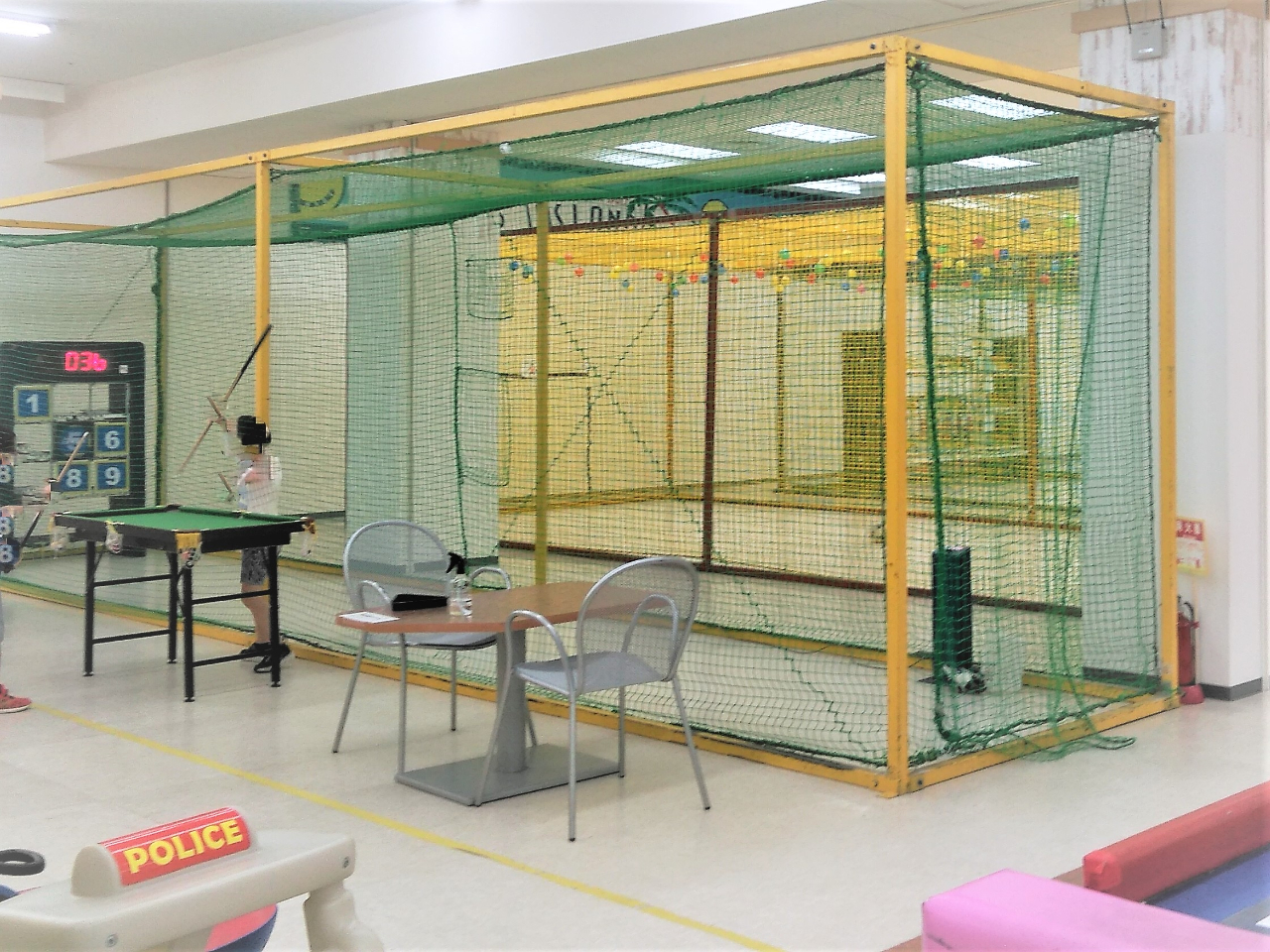 近くの室内遊び場!だから暑い日も寒い日も雨の日も天気を気にせずゆっくり遊べる全天候型屋内遊園地。