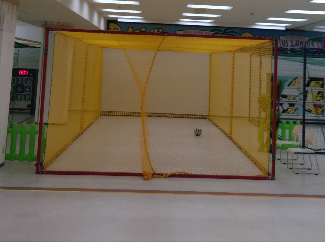 きっずのみんなに大人気屋内ジャングルジムをはじめ、ボールプールやトランポリン、エア遊具、他にも様々な遊具・おもちゃを楽しめる子供の室内遊び場キッズランド!